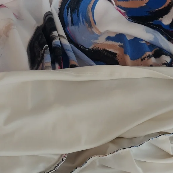 Nine West Button Front Ruffle Hem Dress In Ivory Swirl Pattern Size Small - Picture 8 of 10